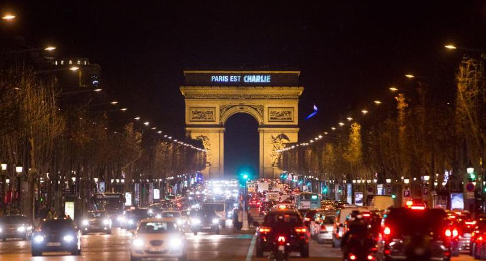 París es Charlie (Foto: @paris) 
