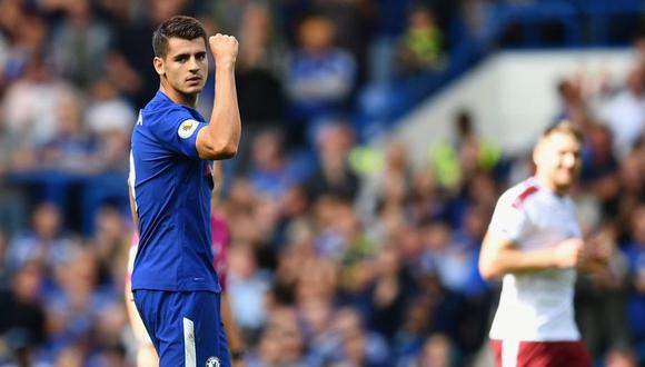 Álvaro Morata inició en el banco de suplentes. Ante el resultado adverso ingresó en el complemento y marcó el descuento. El resultado final fue una sorprendente derrota del Chelsea por 3-2. (Foto: AFP)