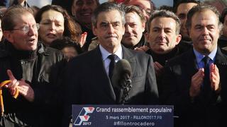 Francia: Candidato Fillon pide perdón por escándalo financiero
