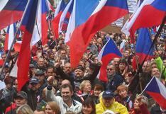 Miles de checos exigen salir de la OTAN, de la Unión Europea y de los acuerdos con Rusia