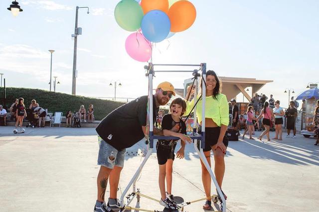 Laura Costa Patrón hizo hasta lo imposible para que su hijo cumpliera su mayor anhelo y lo logró a punta de esfuerzo y creatividad. (Foto: captura Facebook)