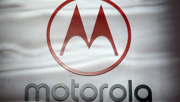 Motorola se unió a Bullit para presentar el primer dispositivo con mensajería por satélite. (Foto: AFP)