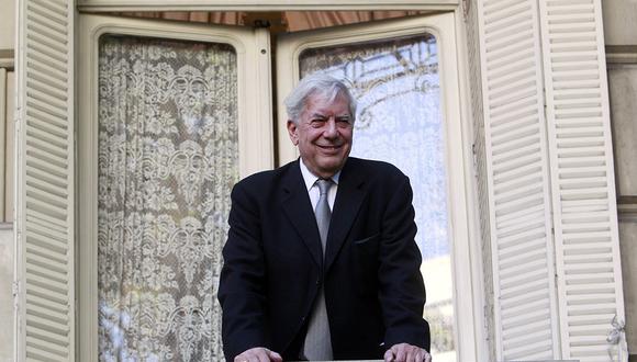 Mario Vargas Llosa, premio Nobel de Literatura 2010, ha sido incorporado oficialmente como nuevo miembro de la Academia Francesa. Desde ahora se le puede llamar un "inmortal", como se les conoce a todo los integrantes de esa institución. (Foto: Reuters / Andrea Comas)