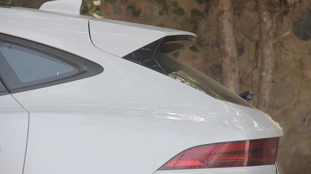 La caída del techo dificulta un tanto la visibilidad hacia los ¾ posteriores.