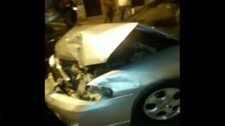 Chorrillos: mujer choca auto estacionado y taxistas evitan que fugue