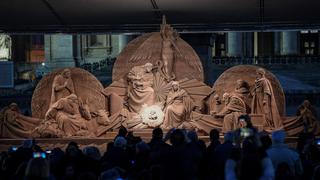 El Vaticano inaugura enorme nacimiento hecho de arena | FOTOS