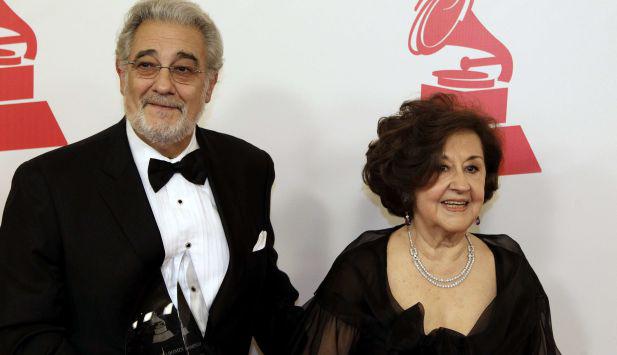 Plácido Domingo y su esposa (Foto: Agencia)