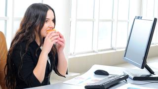 Diez reglas que debes seguir al momento de comer en la oficina