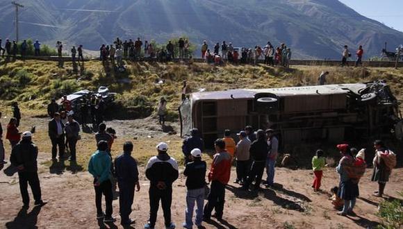 Seis muertos y quince heridos deja accidente en Arequipa