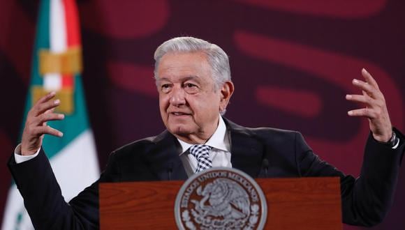 El presidente de México, Andrés Manuel López Obrador, habla en una rueda de prensa este miércoles, en el Palacio Nacional en la Ciudad de México (México).  EFE/ Sáshenka Gutiérrez