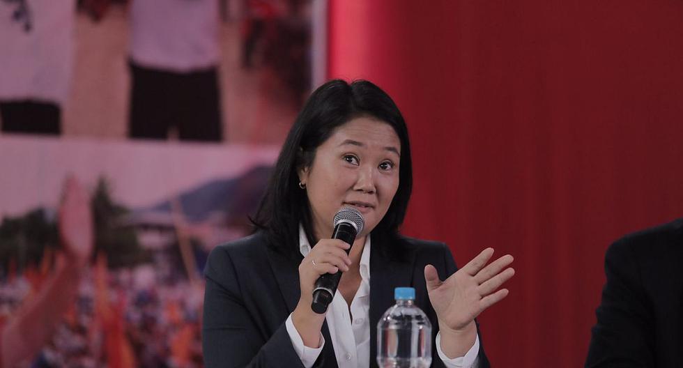 En conferencia de prensa junto a asesores jurídicos, la candidata Keiko Fujimori detalló el jueves los argumentos por los que insistirán en sus recursos impugnatorios y anunció la presentación de una demanda de hábeas data para acceder a información electoral. (Foto: Leandro Britto / @photo.gec)