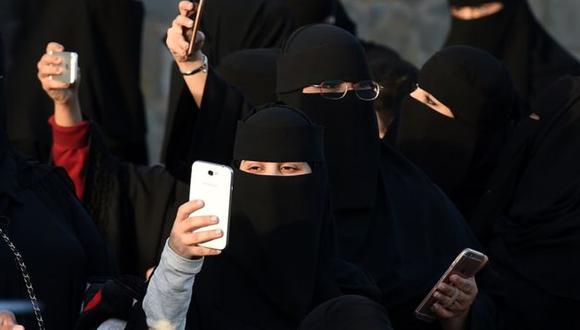 Las mujeres de Arabia Saudita están sujetas a leyes de tutela masculina.
