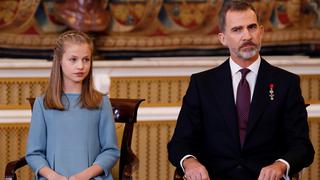 Rey Felipe VI celebra sus 50 años condecorando a su heredera