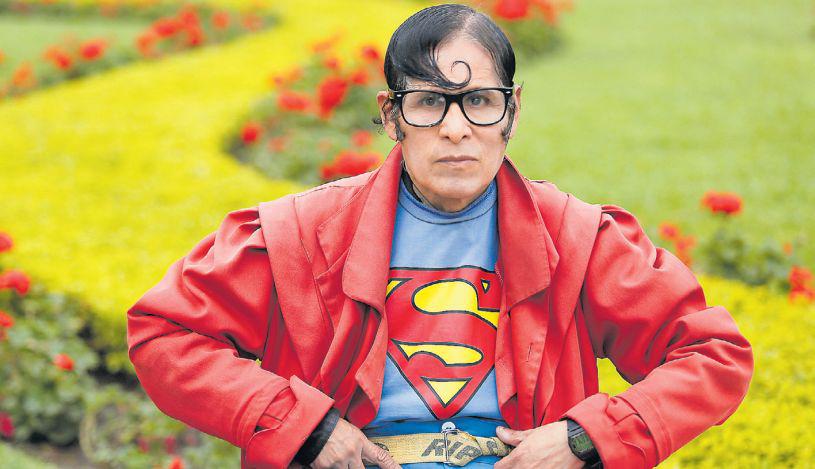 Con 65 años, el glaucoma y la catarata afectan a Chávez. Él trabaja como ‘jalador’ en el Centro de Lima. (Paco Sanseviero)