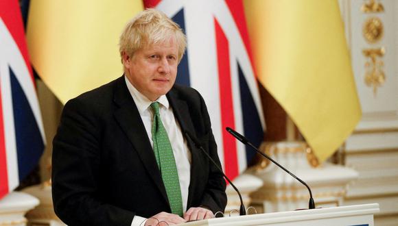 El primer ministro británico, Boris Johnson, asiste a una conferencia de prensa conjunta con el presidente ucraniano en Kiev, el 1 de febrero de 2022. (PETER NICHOLLS / POOL / AFP).