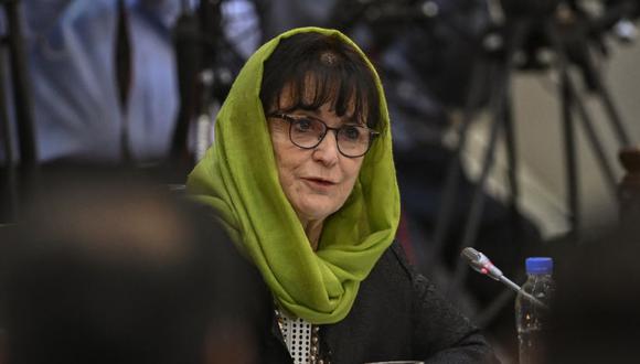 La directora de la Misión de Asistencia de las Naciones Unidas en Afganistán (UNAMA), Deborah Lyons, asiste a una reunión de la Junta Conjunta de Coordinación y Supervisión (JCMB) en el palacio presidencial afgano en Kabul.  (Foto: Archivo/SAJJAD HUSSAIN / AFP).