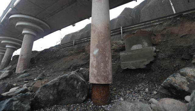 En este estado se encuentra el malecón de la Costa Verde, a pocos días del inicio de los Juegos Panamericanos 2019. (Foto: Renzo Salazar / El Comercio)