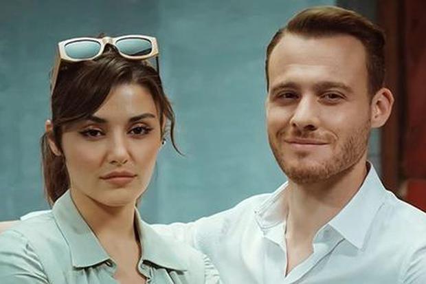 Hande Erçel y Kerem Bürsin protagonizaron “Love Is in the Air”. En la telenovela turca nació el amor entre ambos (Foto: MF Yapım)
