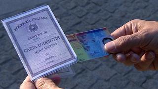 ¿Cuánto pagan los inmigrantes por un pasaporte falso? [VIDEO]