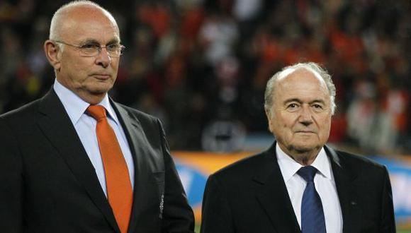 Holandés Michael van Praag retiró su candidatura a la FIFA