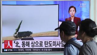 Corea del Norte desafía al mundo al disparar tres misiles