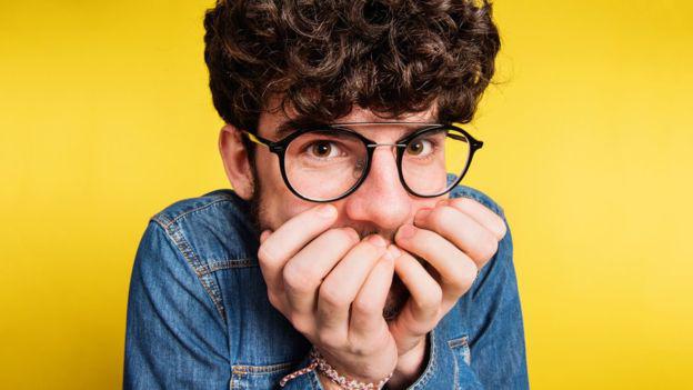 Se suele confundir la introversión con la ansiedad social o la timidez, pero no son lo mismo. (Foto: Getty)