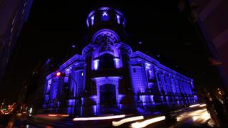Instalaciones de El Comercio se iluminan de azul por el Día mundial del Autismo