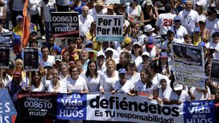 Venezuela: Mujeres marchan contra uso de la fuerza en protestas