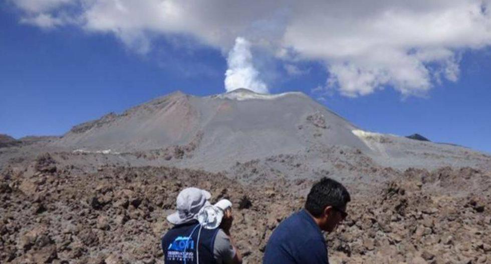 El Ingemmet dijo que las columnas eruptivas de gases y cenizas alcanzaron hasta los 2,500 metros sobre la cima del volc&aacute;n. (Foto: Andina)
