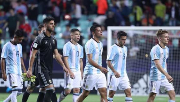 La selección argentina sub-20 regresa a casa luego de un bajo rendimiento en Corea del Sur. El empate entre Arabia Saudita y Estados Unidos privó su pase a octavos de final. (Foto: Internet)