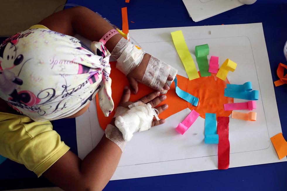 La menor de 3 años hizo este trabajo manual antes de ser dada de alta. (Foto: Rolly Reyna)