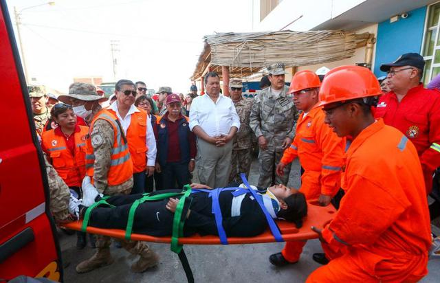 Ministro de Defensa supervisó simulacro de sismo en Arequipa. (Foto: Mindef)