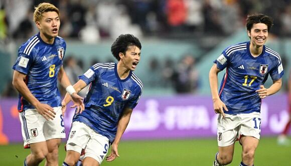 La selección de Japón venció a España por 2 a 1 y ambos clasificaron a octavos de final (Foto: AFP)