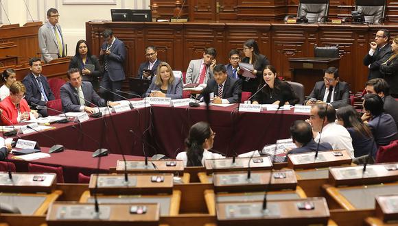 La sesión de la Comisión de Constitución decidió archivar por mayoría el proyecto de ley presentado por Peruanos por el Kambio. (Congreso de la República)
