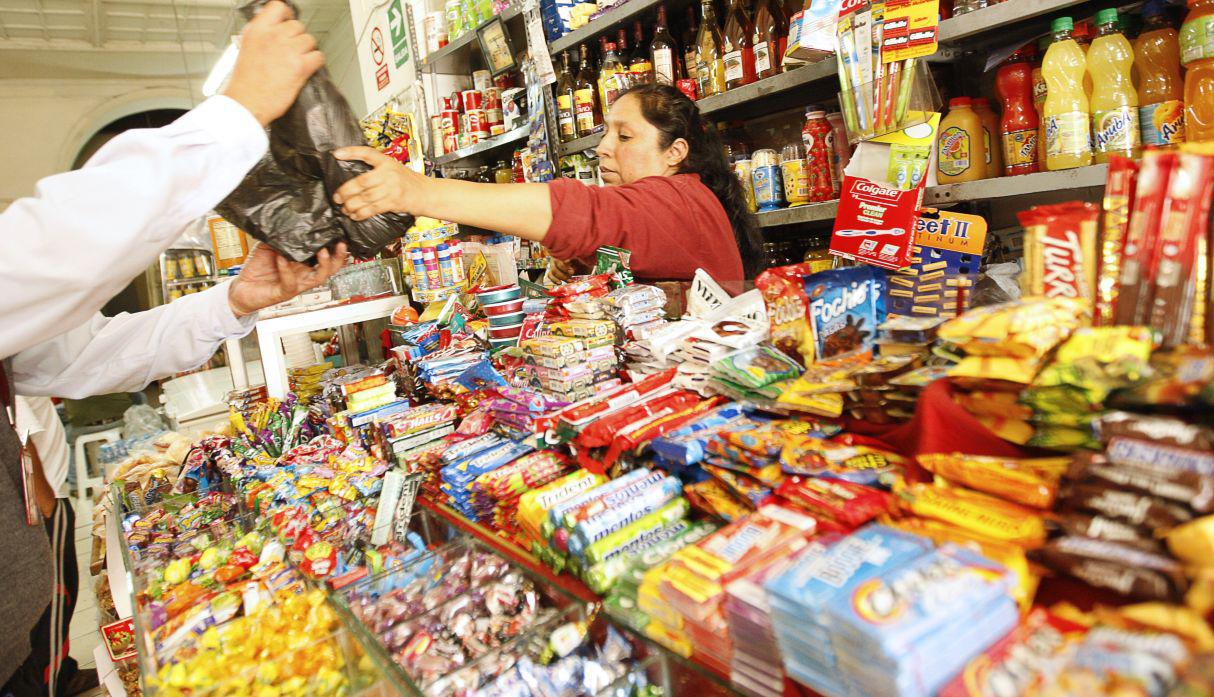 La ministra de Salud, Patricia García, indicó que en las escuelas se trabajará la actividad física, así como los quioscos saludables. También se verá el tema de la publicidad de alimentos. (El Comercio)