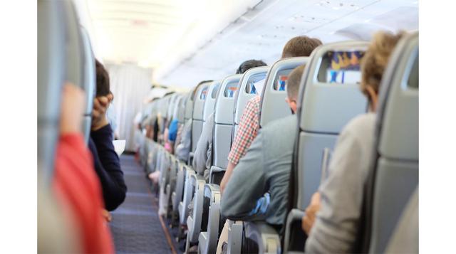 [BBC] Cuándo es desconsiderado reclinar el asiento en un avión - 3