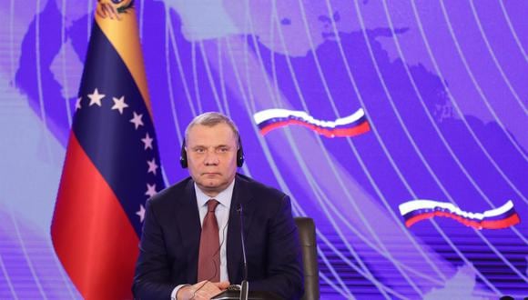 El viceprimer ministro de Rusia, Yuri Borisov, participa en una declaración a los medios conjunta con el presidente de Venezuela, Nicolás Maduro. (EFE/ Rayner Peña R.).
