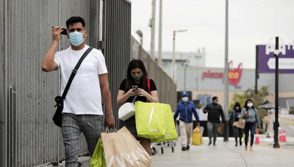 Los centros comerciales, restaurantes y otros negocios volverán a abrir sus puertas al público con un aforo limitado desde marzo. (Foto: Leandro Britto)