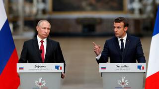 Macron ante Putin: Responderemos a todo uso de armas químicas en Siria