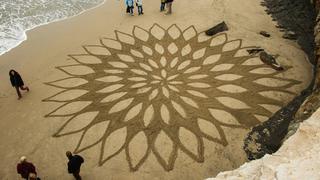 Arte en la playa: Conoce al hombre que dibuja en la arena