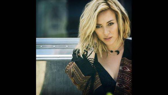 Facebook: Hilary Duff sorprende con nuevo cambio de look