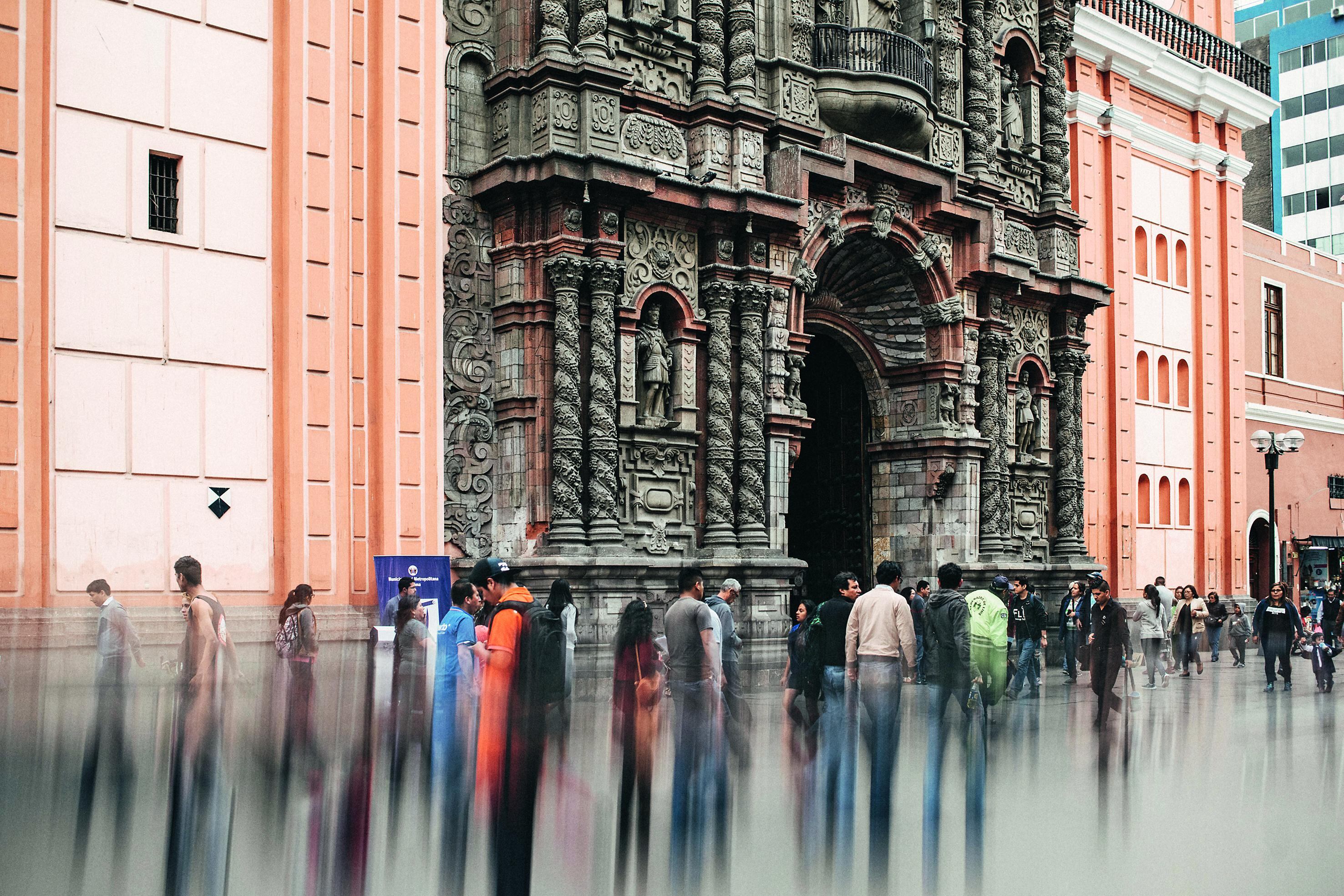 La Plaza de la Merced es uno de los puntos más importantes del recorrido "Lima Misteriosa". Tres tragedias ocurrieron allí en el transcurso de varios siglos. (Foto: Monarca Criollo)