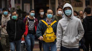 China: autorizan a no residentes sanos salir de la ciudad de Wuhan