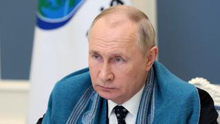 Putin se pone la vacuna de refuerzo contra el coronavirus, la Sputnik Light