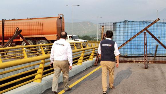 Cúcuta | Venezuela: Militares bloquean un puente en la frontera con Colombia. (AFP).