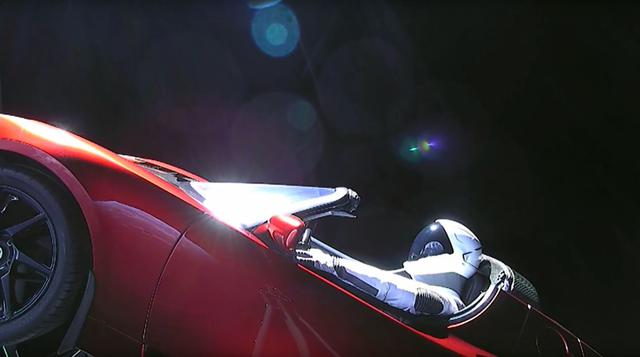 El Tesla Roadster quedará en una órbita solar indefinida, en un viaje que lo podría llevar tan lejos como a Marte. (Foto: AFP)