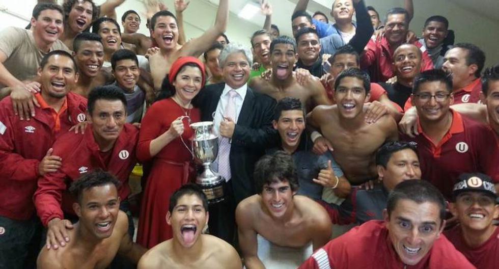 Los cremas obtuvieron la primera copa de este torneo en la reserva. (Foto: @Universitario)