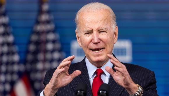 El presidente de Estados Unidos, Joe Biden, anuncia la liberación de 50 millones de barriles de la Reserva Estratégica de Petróleo. (EFE / EPA / JIM LO SCALZO).