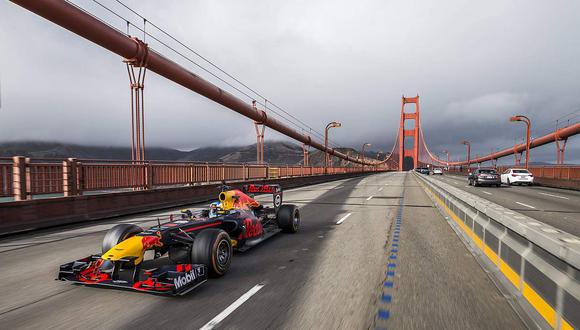 El auto elegido para lo que denominaron el Road Trip fue nada menos que el que utilizó Sebastian Vettel, anterior compañero de Ricciardo, para salir campeón en la temporada 2011. (Foto: Difusión)