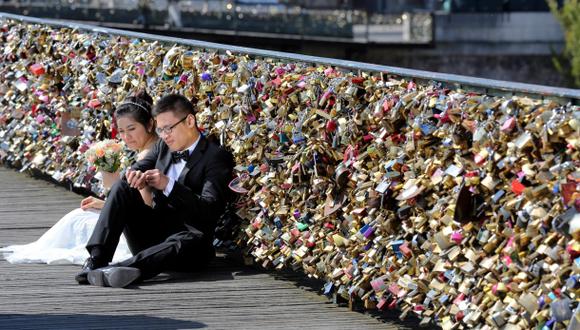 Francia: Los "candados del amor" serán retirados desde el lunes